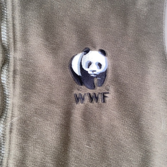 Olive green panda vest size s in men’s and could fit size L in women’s - Picture 2 of 4